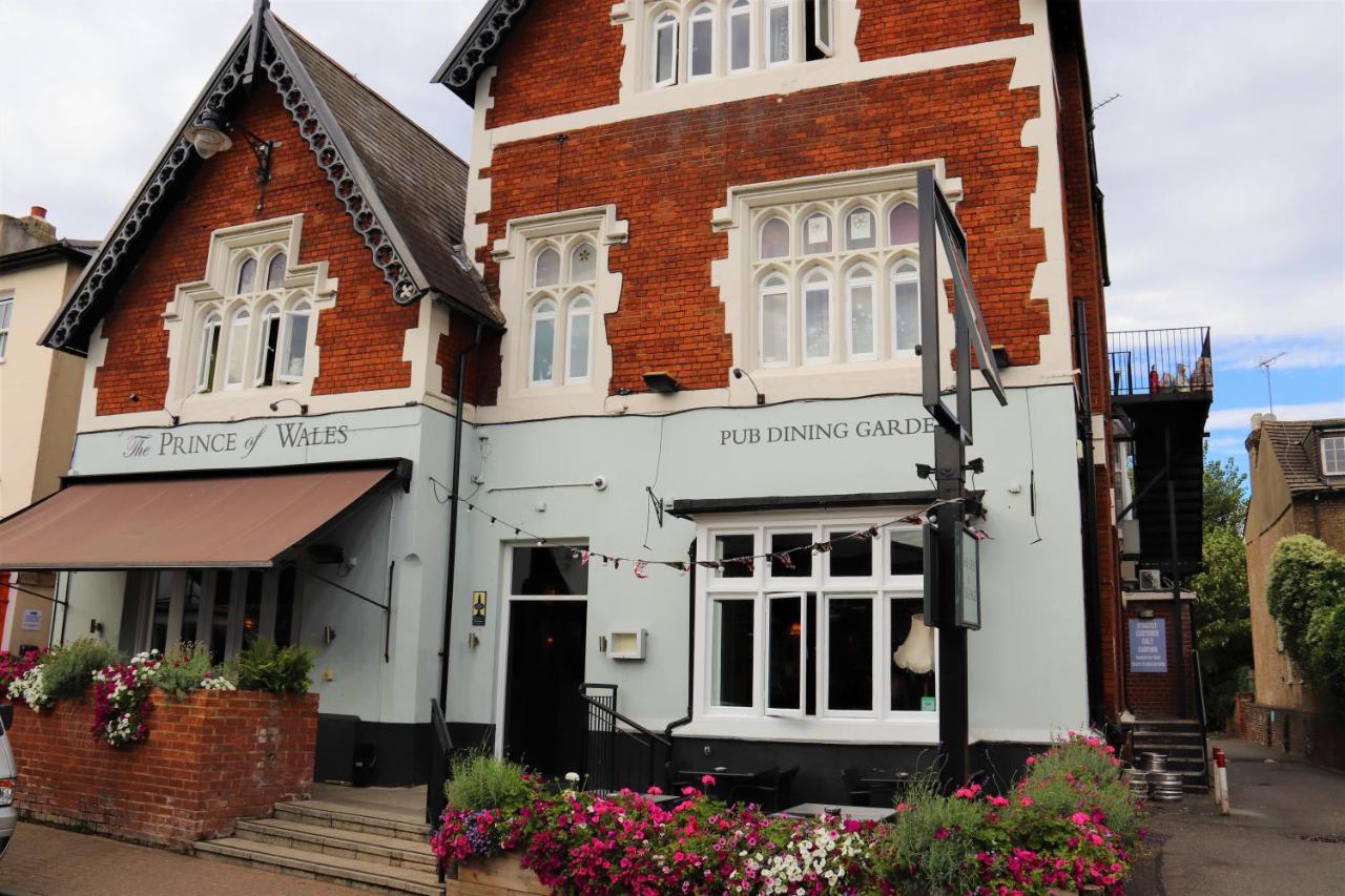 Апартаменти Hampton Court - The Kings Rest Molesey Екстер'єр фото